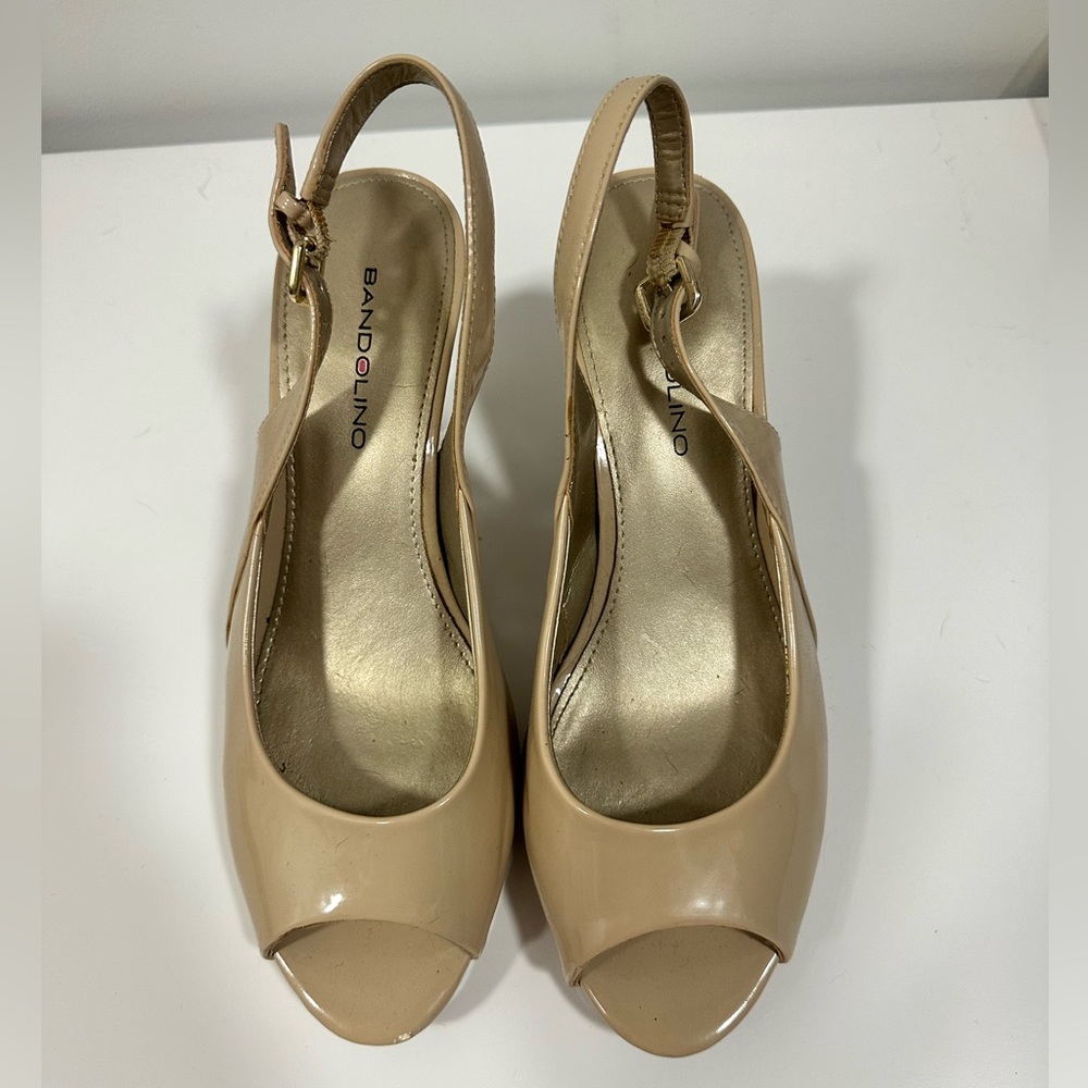 Nude peep toe low heel